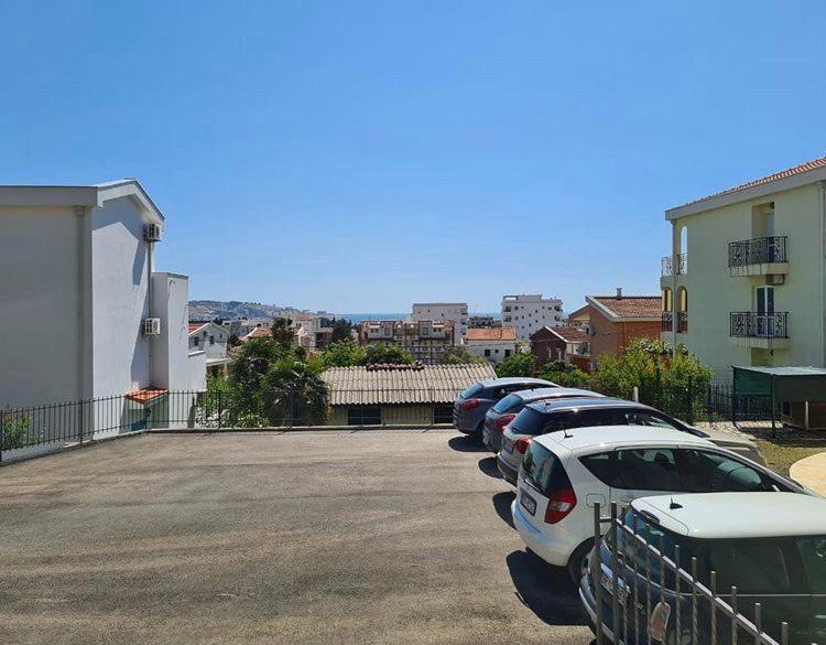 Apartments Bujkovic バール エクステリア 写真